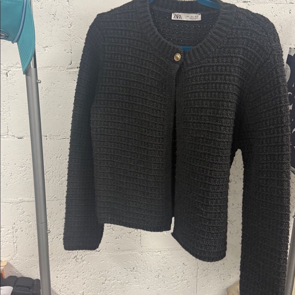 Zara Charcoal Waffle Knit Sweater One Button Gold Long Sleeve Large ZARA Jacket